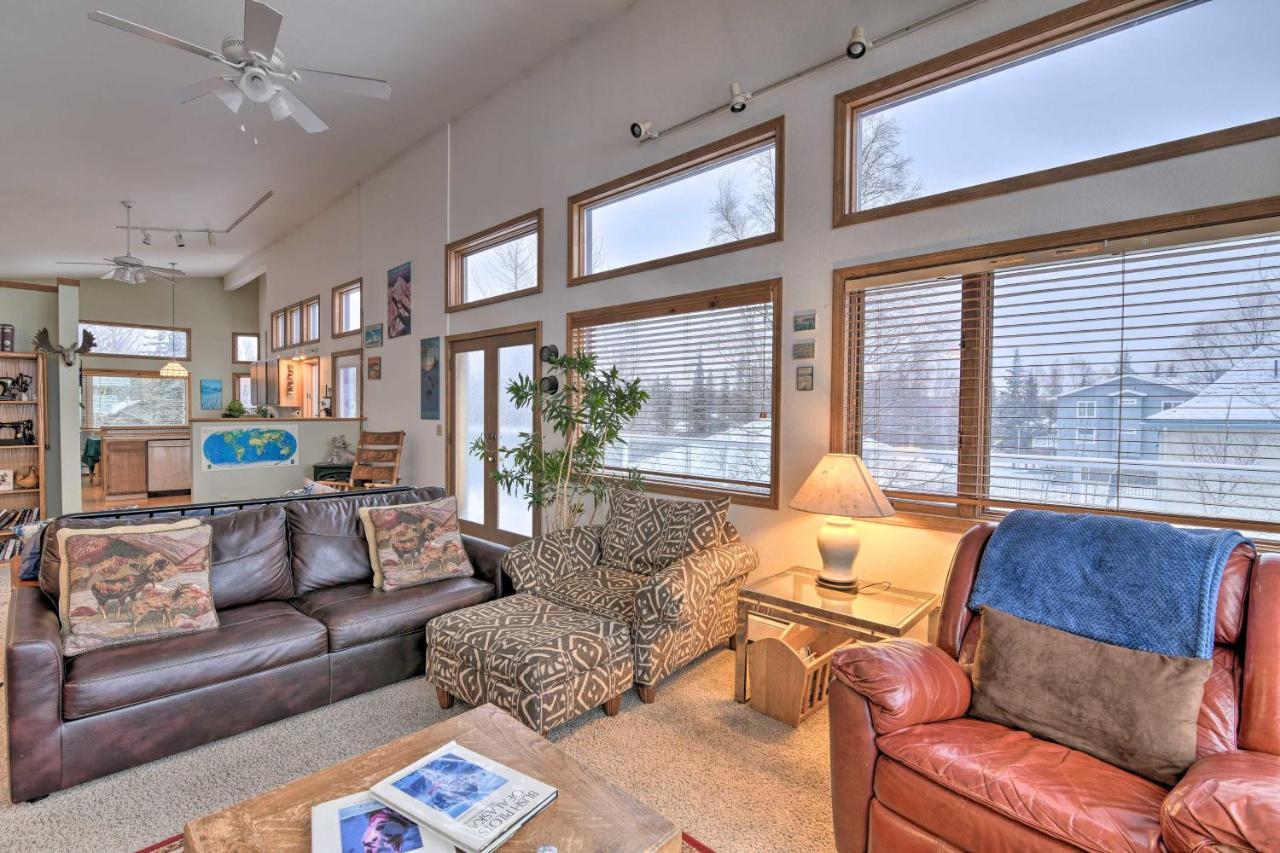 Spacious Family Home With Deck And Million-Dollar View Анкоридж Екстер'єр фото