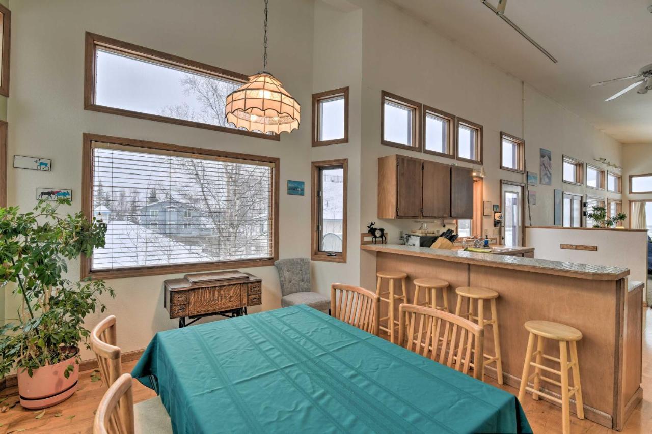 Spacious Family Home With Deck And Million-Dollar View Анкоридж Екстер'єр фото