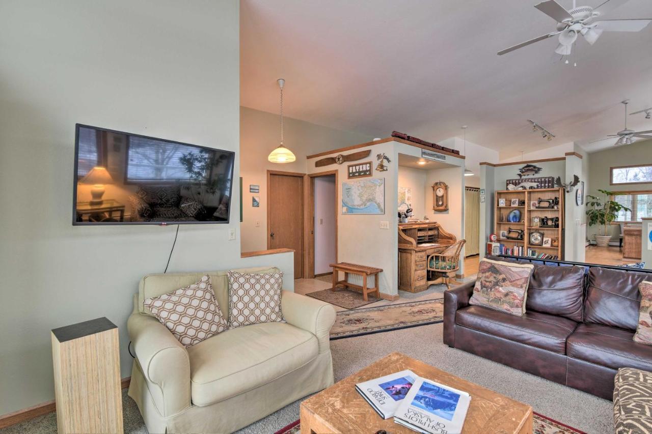Spacious Family Home With Deck And Million-Dollar View Анкоридж Екстер'єр фото